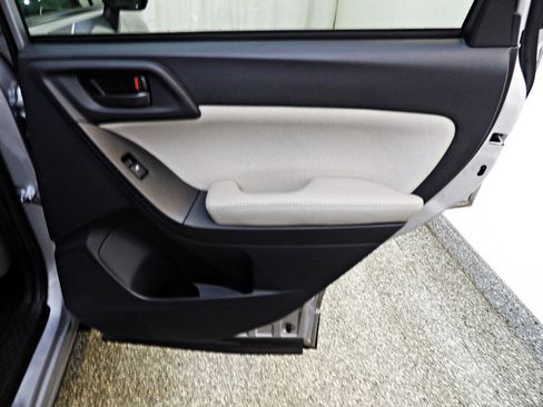 Used 2016 Subaru Forester 2.5i Premium w/ Popular Package #2 AWD/4WD image 12