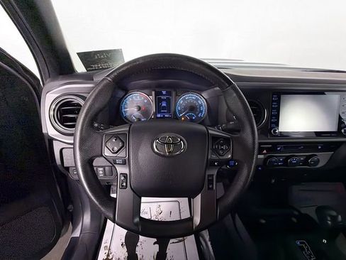Used 2021 Toyota Tacoma TRD Sport AWD/4WD image 11