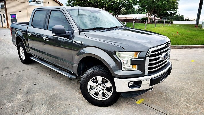 Used 2015 Ford F150 XLT w/ Equipment Group 301A Mid AWD/4WD image 4