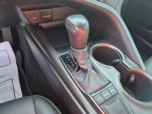 Used 2022 Toyota Camry SE FWD image 15