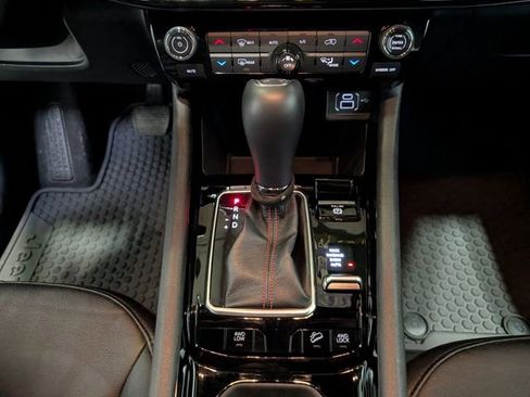 Used 2025 Jeep Compass Trailhawk image 21