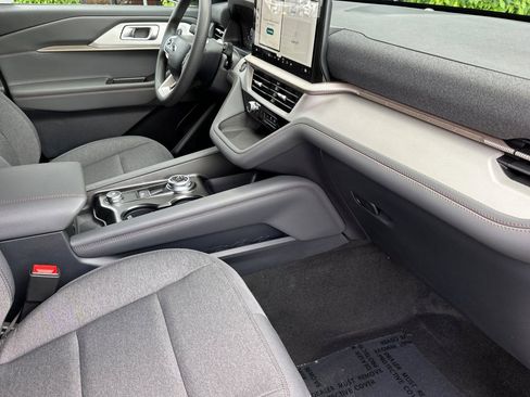 New 2026 Ford Explorer Active image 18