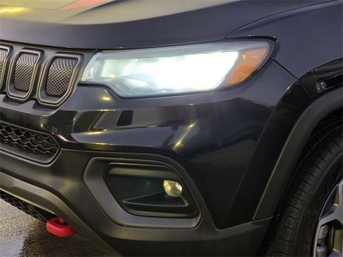 Used 2022 Jeep Compass Trailhawk image 6