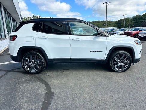 New 2025 Jeep Compass Limited w/ Sun & Sound Group image 4