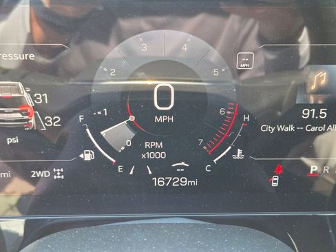 Used 2025 GMC Yukon Denali AWD/4WD image 22