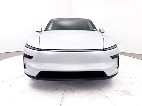 Used 2026 Tesla Model Y Long Range AWD/4WD image 13