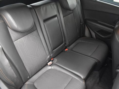 Used 2019 Chevrolet Trax LT w/ LT Convenience Package image 12