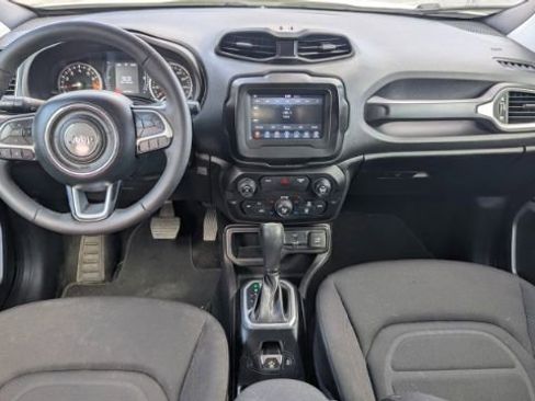 Used 2018 Jeep Renegade Latitude image 22