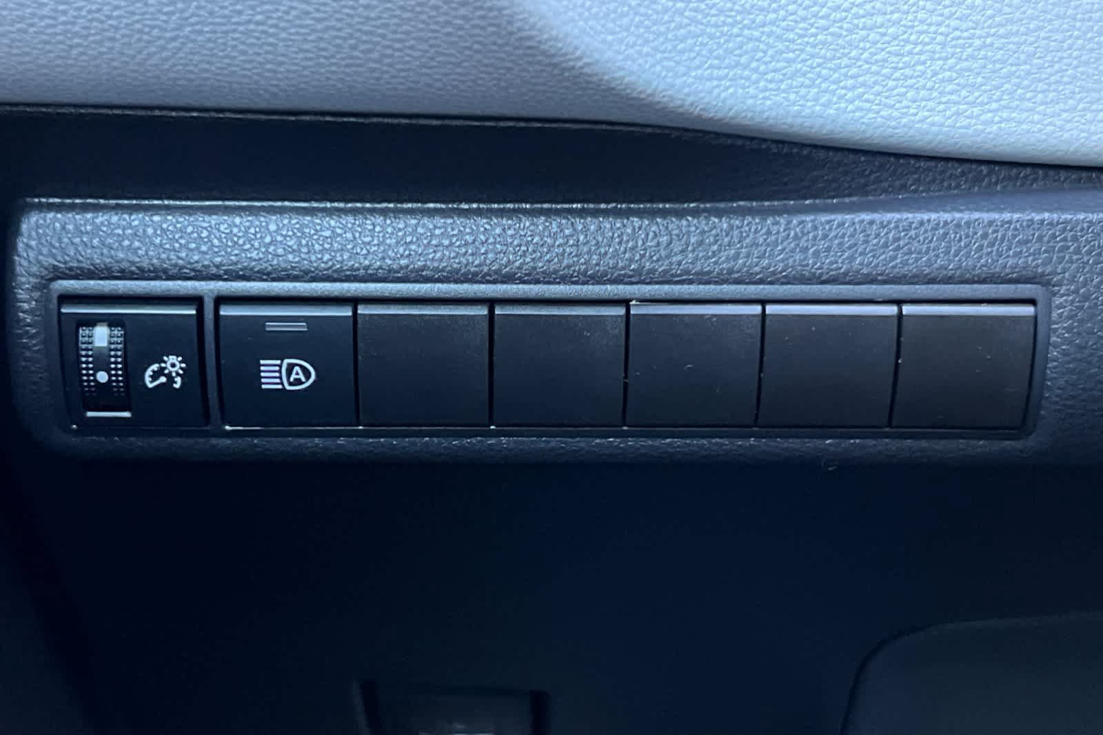 Used 2025 Toyota Corolla SE FWD image 28