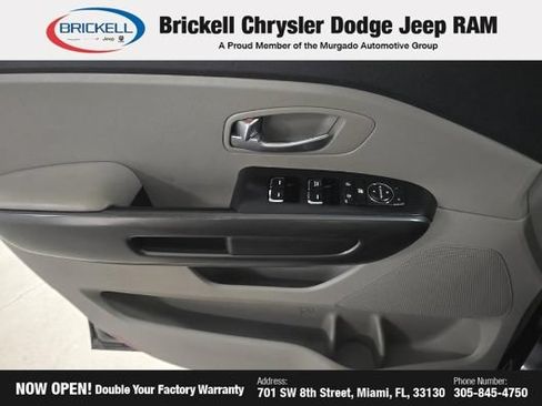 Used 2021 Kia Sedona EX FWD image 13