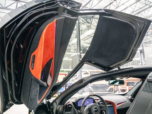 Used 2021 McLaren 765LT image 31