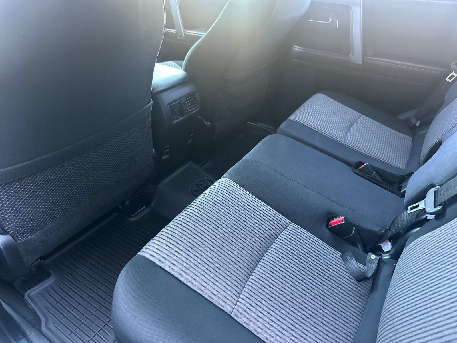 Used 2018 Toyota 4Runner SR5 AWD/4WD image 12