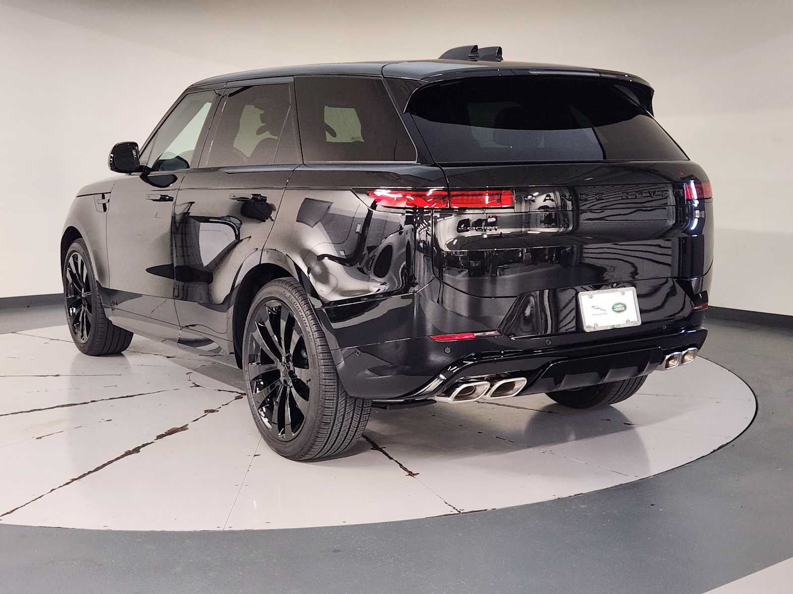 Used 2026 Land Rover Range Rover Sport Dynamic SE AWD/4WD image 6