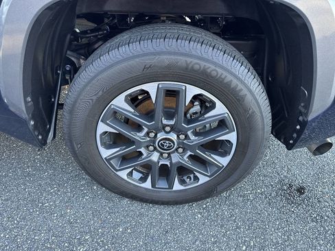 Used 2023 Toyota Tundra Limited w/ Power Package image 32