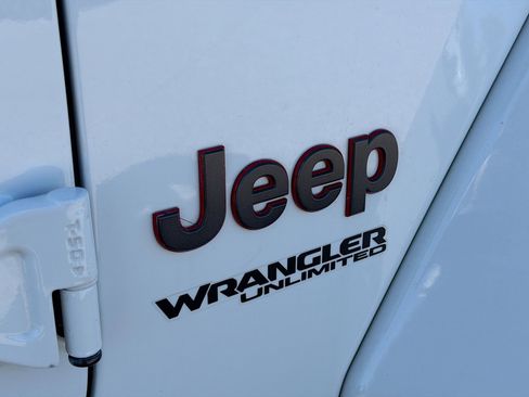 Used 2021 Jeep Wrangler Unlimited Rubicon w/ LED Lighting Group image 12
