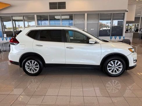 Used 2018 Nissan Rogue SV w/ Sun & Sound Touring Package AWD/4WD image 3