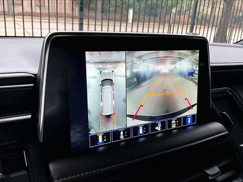 Used 2022 GMC Yukon SLT w/ SLT Premium Package image 26