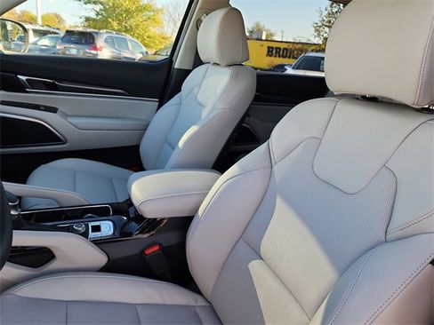 New 2025 Kia Telluride S image 12