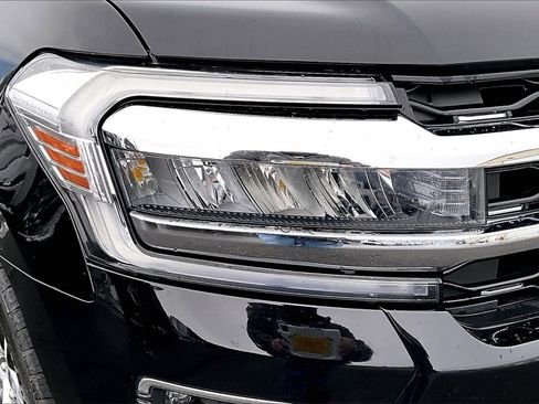 Used 2022 Ford Expedition Limited image 30