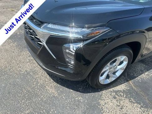 New 2026 Chevrolet Trax LS w/ LS Convenience Package FWD image 9