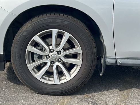 Used 2016 Nissan Pathfinder SV FWD image 9