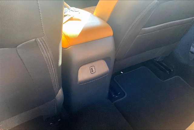 Used 2025 Nissan Sentra SV w/ SV Premium Package FWD image 10