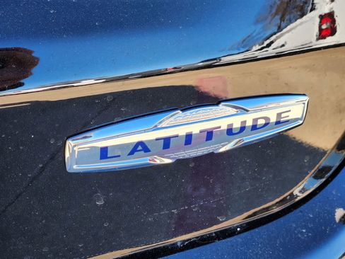 New 2026 Jeep Compass Latitude image 8