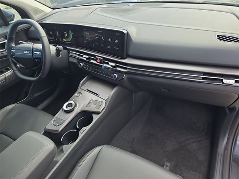 New 2026 Kia Sportage EX image 12
