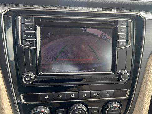 Used 2017 Volkswagen Passat 1.8T R-Line image 15