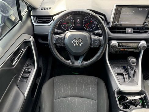 Used 2021 Toyota RAV4 XLE image 9