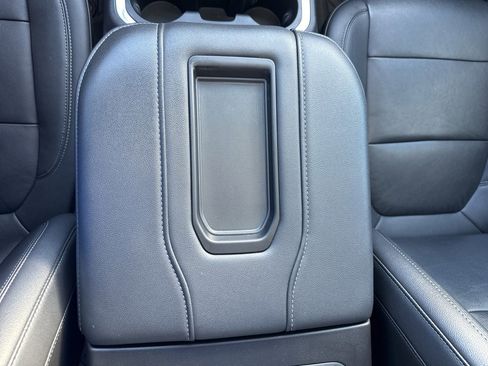 Used 2021 Chevrolet Silverado 1500 LT Trail Boss w/ Convenience Package II image 7