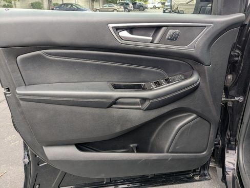 Used 2017 Ford Edge Titanium FWD image 14