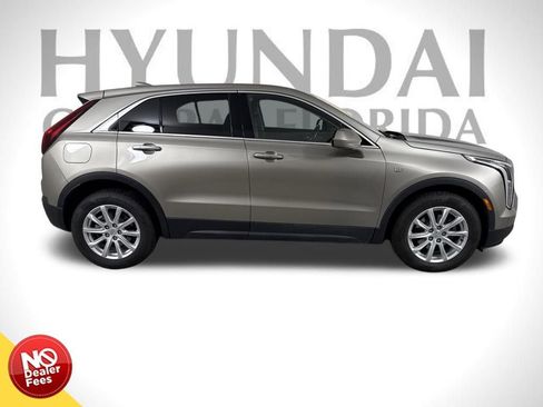 Used 2023 Cadillac XT4 Luxury image 2