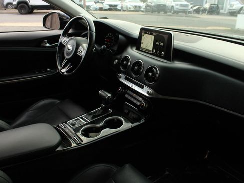Used 2018 Kia Stinger Premium RWD image 23