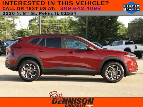 Used 2025 Chevrolet Trax LT w/ LT Convenience Package FWD image 8