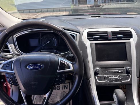 Used 2016 Ford Fusion SE FWD image 13