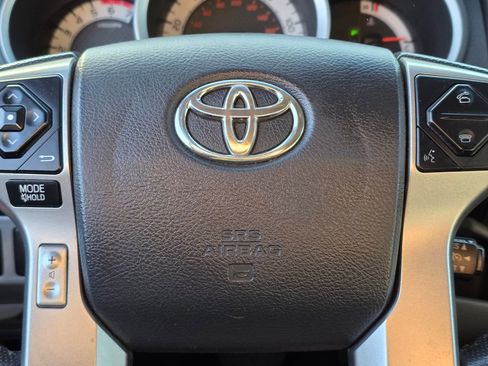 Used 2015 Toyota Tacoma PreRunner w/ SR5 Package RWD image 24