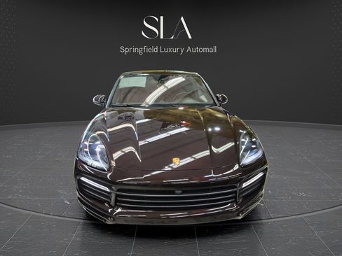 Used 2023 Porsche Cayenne Coupe AWD/4WD image 3