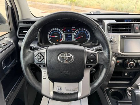 Used 2016 Toyota 4Runner SR5 Premium AWD/4WD image 23