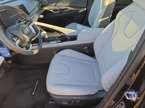 New 2026 Hyundai Elantra Limited FWD image 4