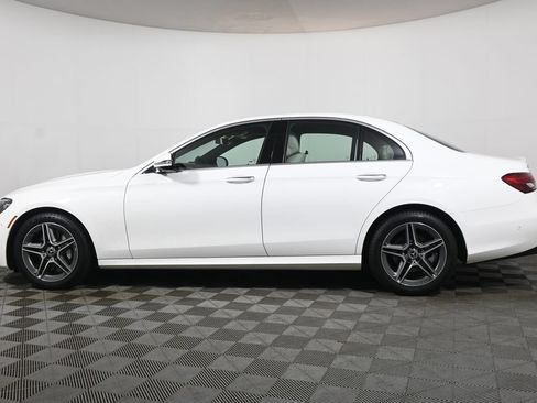 Used 2022 Mercedes-Benz E 350 4MATIC Sedan image 2