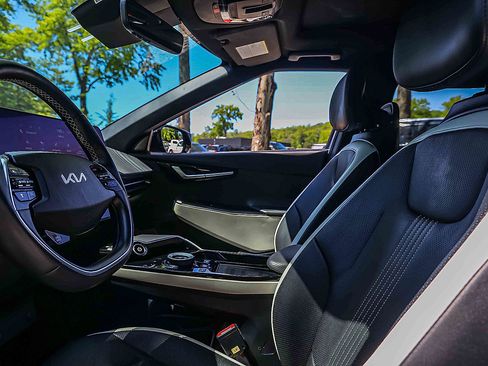 Certified 2024 Kia EV6 GT-Line AWD/4WD image 9