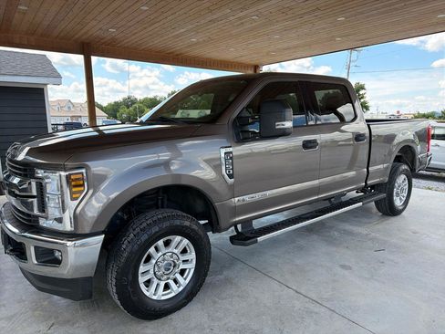 Used 2019 Ford F250 XLT w/ XLT Value Package AWD/4WD image 2