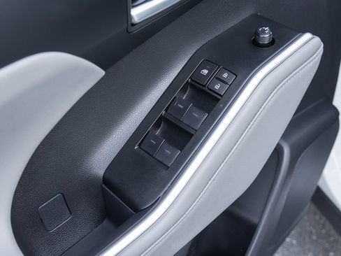 Certified 2026 Toyota Highlander XLE AWD/4WD image 9