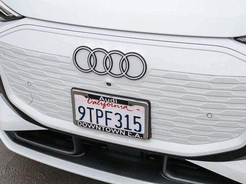 Used 2025 Audi Q6 e-tron Premium w/ Convenience Package image 5