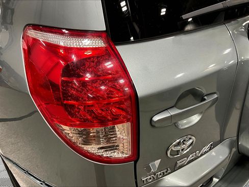 Used 2007 Toyota RAV4 Limited w/ Tow Prep Pkg AWD/4WD image 23