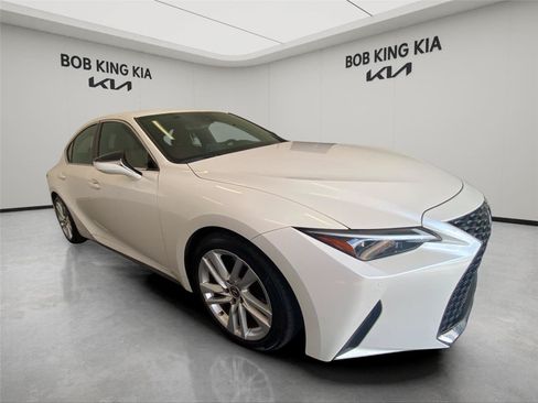Used 2024 Lexus IS 300 w/ Comfort Package RWD image 7