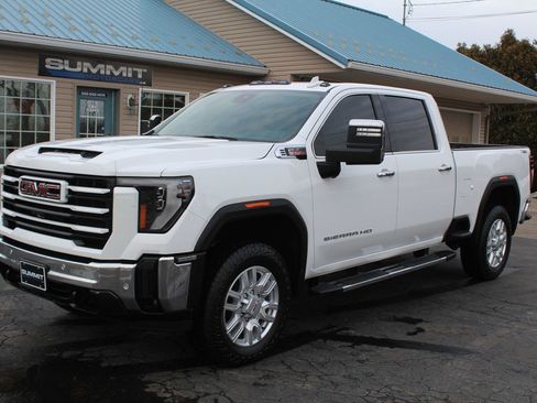 Used 2024 GMC Sierra 2500 SLT w/ SLT Convenience Package image 1