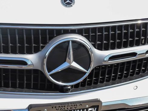 Used 2025 Mercedes-Benz GLC 300 image 13