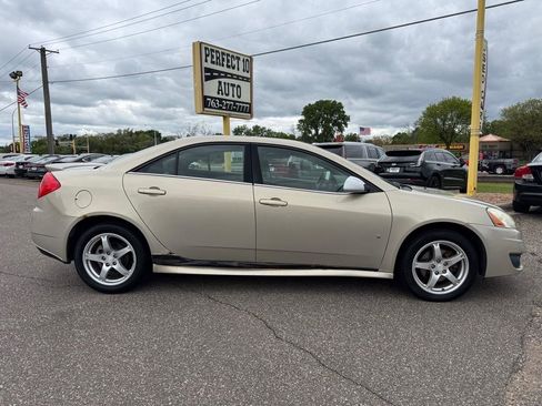 Used 2009 Pontiac G6 Sedan w/ Sport Package 2 FWD image 3